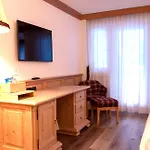 מלון Grifone Dolomiti 4*
