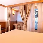 מלון Grifone Dolomiti 4*