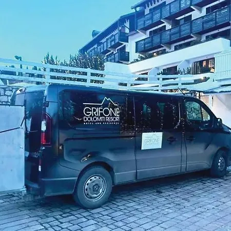 Grifone Dolomiti 4*