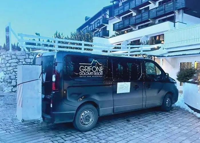 Grifone Dolomiti 4*