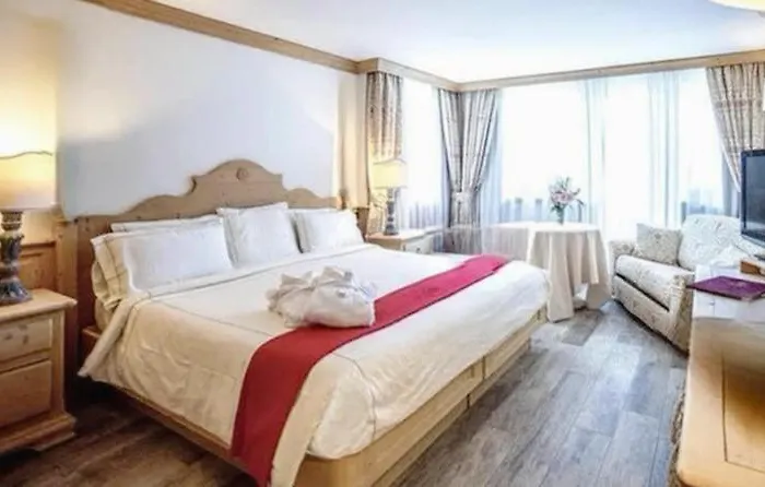 Grifone Dolomiti 4*