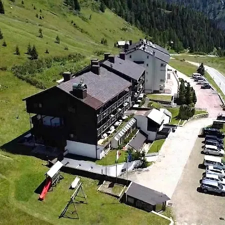 Grifone Dolomiti 4*